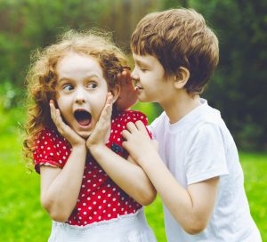 le bouche-à-oreilles sur les réseaux sociaux